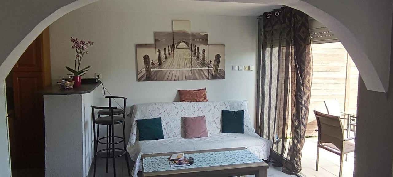 Charmante Maison Avec Piscine Anneyron ภายนอก รูปภาพ